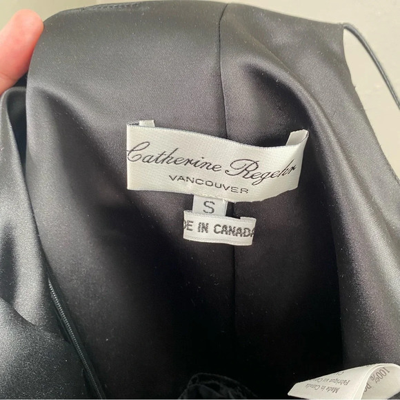 Catherine Regehr Black Satin Fit and Flare Tulle Lined Mini Dress Size Small - Picture 3 of 10